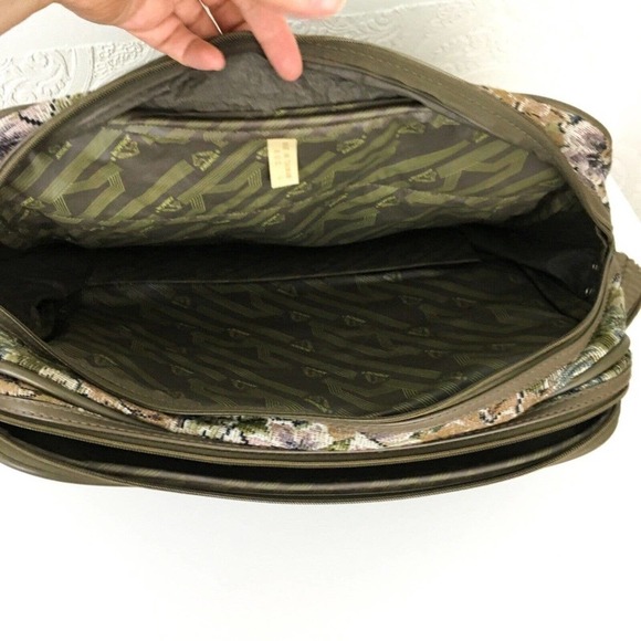 Vintage 80s Jordache floral tapestry carpet bag carry on luggage weekender - Picture 5 of 11